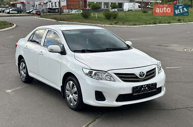 Седан Toyota Corolla 2011 в Кривом Роге