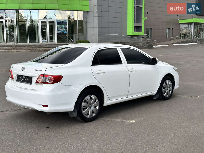 Седан Toyota Corolla 2011 в Кривом Роге
