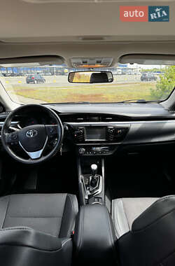 Седан Toyota Corolla 2014 в 