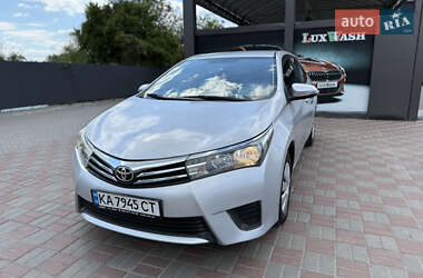 Седан Toyota Corolla 2014 в Переяславе