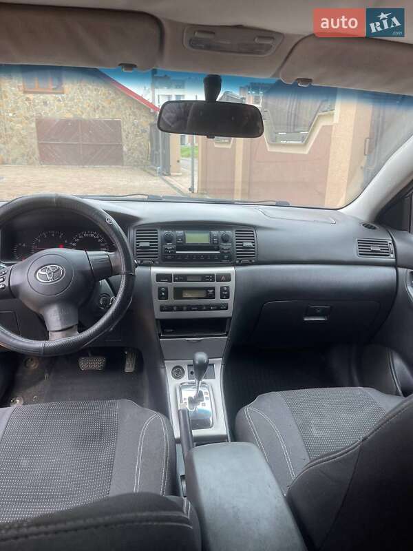 Хетчбек Toyota Corolla 2006 в Городку