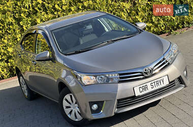 Седан Toyota Corolla 2013 в 