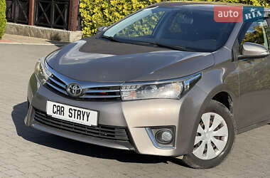 Седан Toyota Corolla 2013 в 
