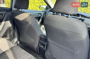 Седан Toyota Corolla 2013 в 