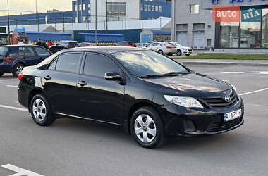 Седан Toyota Corolla 2011 в Киеве