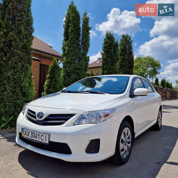 Седан Toyota Corolla 2012 в 