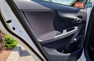 Седан Toyota Corolla 2012 в 