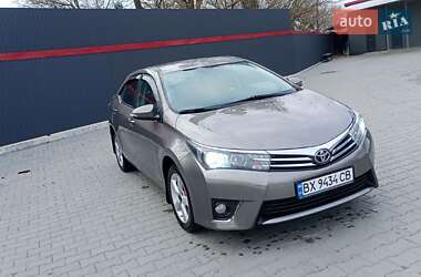 Седан Toyota Corolla 2013 в 