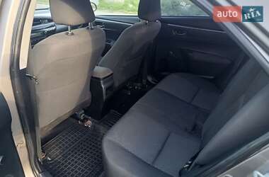 Седан Toyota Corolla 2013 в 