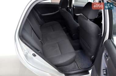 Хэтчбек Toyota Corolla 2004 в 