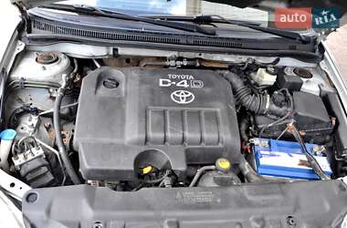 Хэтчбек Toyota Corolla 2004 в 