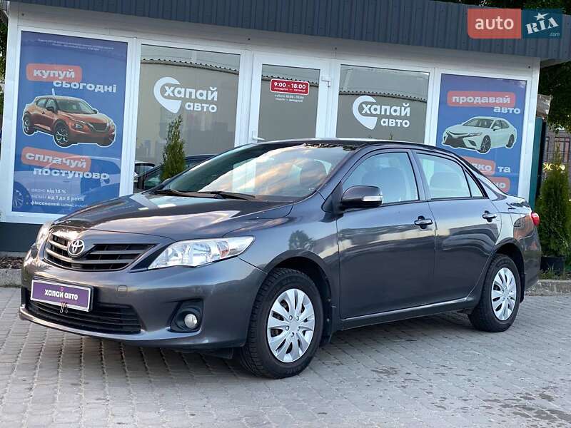 Седан Toyota Corolla 2011 в 