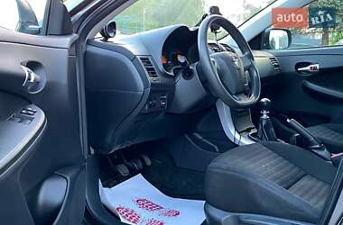 Седан Toyota Corolla 2011 в 