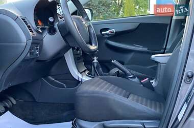Седан Toyota Corolla 2011 в 