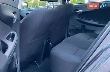 Седан Toyota Corolla 2011 в 