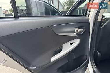 Седан Toyota Corolla 2010 в 