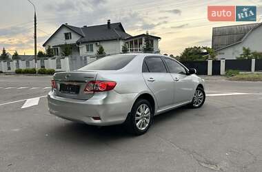 Седан Toyota Corolla 2010 в 
