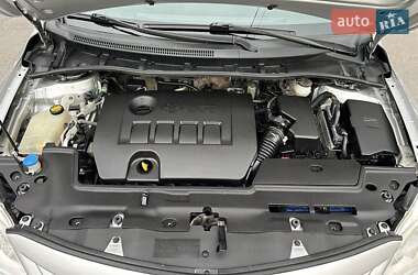 Седан Toyota Corolla 2010 в 