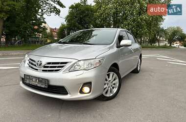 Седан Toyota Corolla 2010 в 