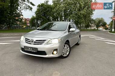 Седан Toyota Corolla 2010 в 