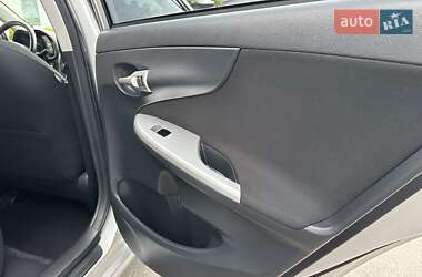 Седан Toyota Corolla 2010 в 