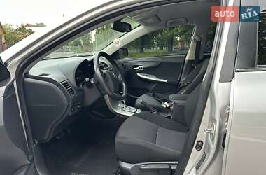 Седан Toyota Corolla 2010 в 