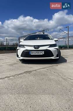 Седан Toyota Corolla 2021 в 
