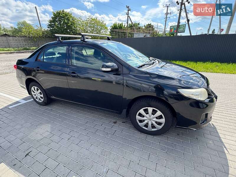 Седан Toyota Corolla 2010 в Киеве