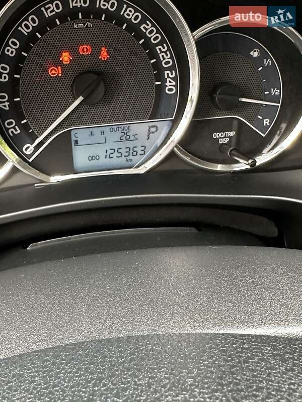 Седан Toyota Corolla 2013 в Кривому Розі