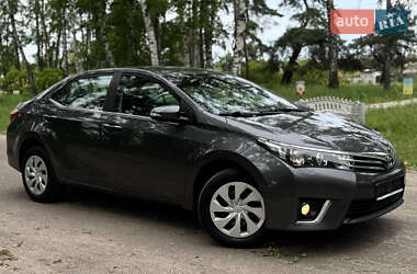 Седан Toyota Corolla 2017 в 