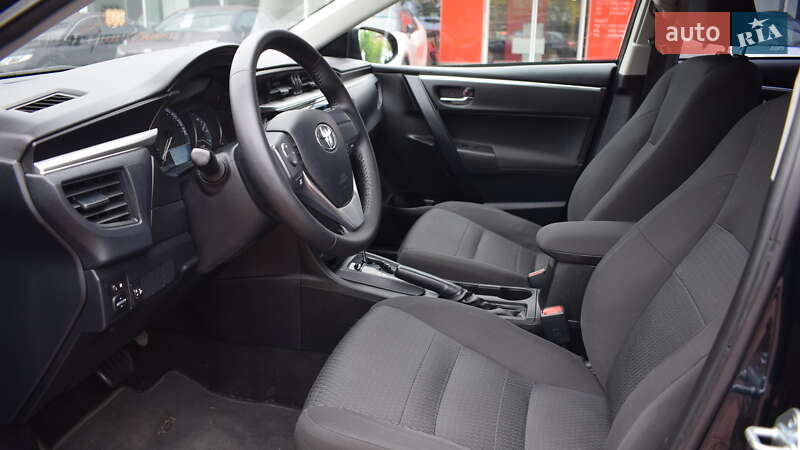 Седан Toyota Corolla 2014 в Житомире