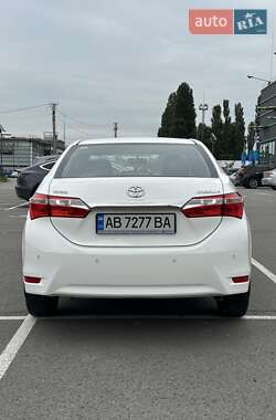 Седан Toyota Corolla 2015 в 