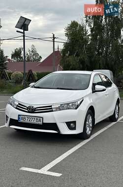 Седан Toyota Corolla 2015 в 