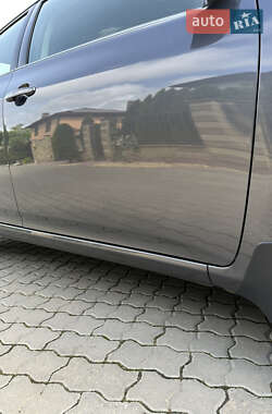 Седан Toyota Corolla 2010 в 
