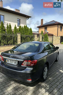 Седан Toyota Corolla 2010 в 