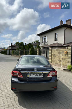 Седан Toyota Corolla 2010 в 