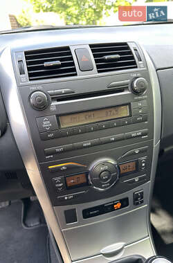 Седан Toyota Corolla 2010 в 