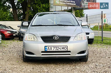 Хетчбек Toyota Corolla 2002 в 