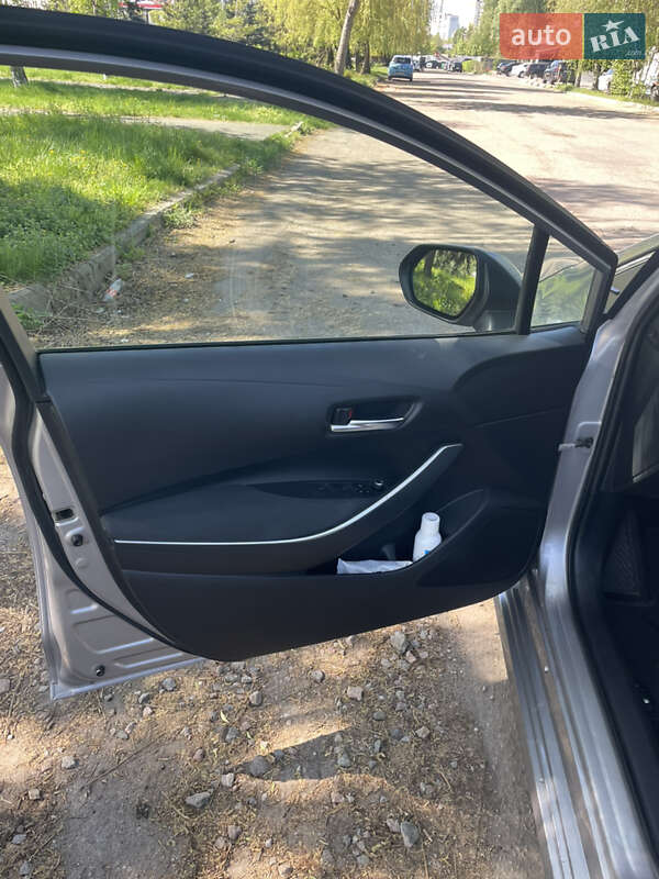 Седан Toyota Corolla 2019 в Киеве
