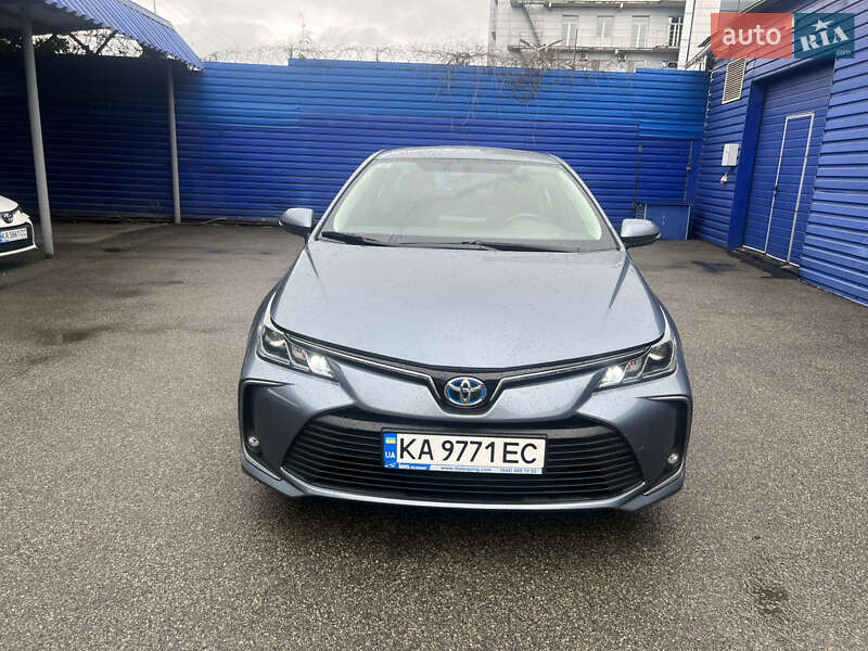 Седан Toyota Corolla 2021 в 