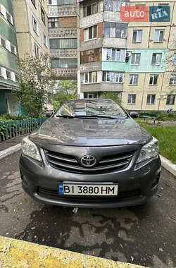 Седан Toyota Corolla 2011 в Полтаве