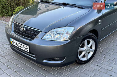 Хэтчбек Toyota Corolla 2003 в 