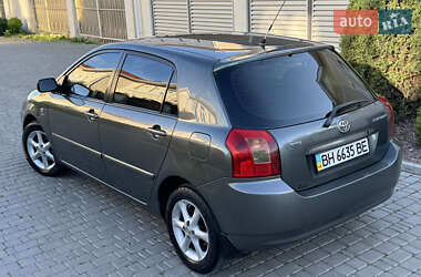 Хэтчбек Toyota Corolla 2003 в 