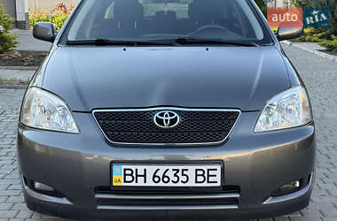 Хэтчбек Toyota Corolla 2003 в 