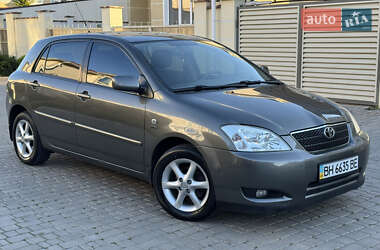 Хэтчбек Toyota Corolla 2003 в 