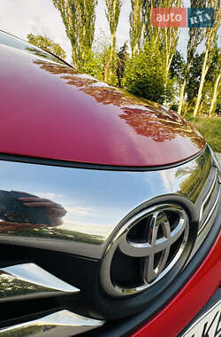 Седан Toyota Corolla 2013 в 