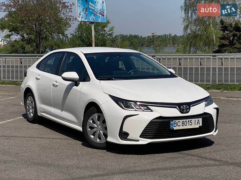 Седан Toyota Corolla 2019 в 