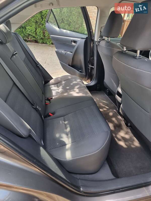 Седан Toyota Corolla 2018 в Киеве