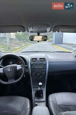 Седан Toyota Corolla 2012 в 