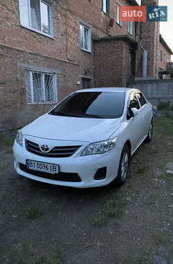 Седан Toyota Corolla 2012 в Полтаве